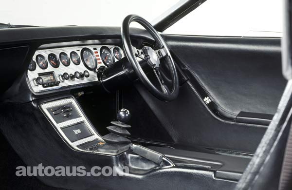 gtr-x-interior